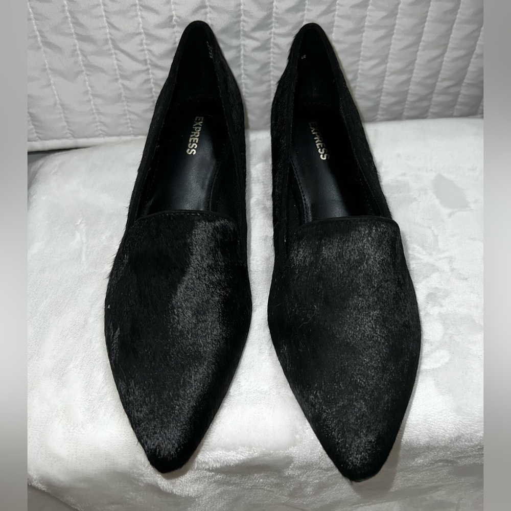 NEW - Woman’s Express Flats